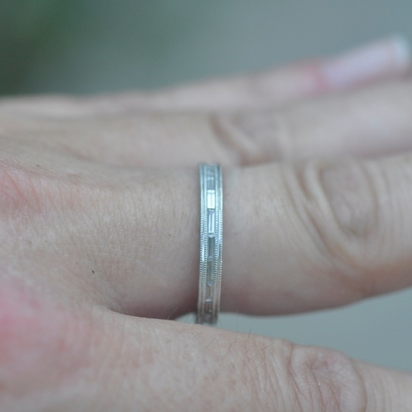 David Klass Engraved 1.04Ct Solid Platinum Baguett - Picture 5 of 12